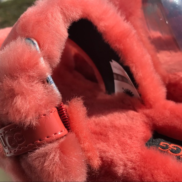 UGG Fuzz Yeah Slippers - Picture 6 of 6